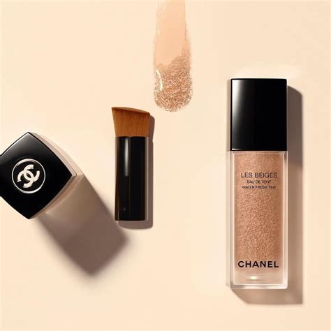 chanel les beiges water-fresh tin|Chanel Les Beiges water fresh tint with micro droplet pigments.